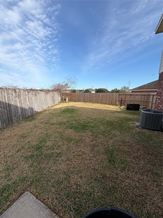 Building Photo - 8835 Old Maple Ln