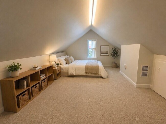 Building Photo - 24 Houston Ave