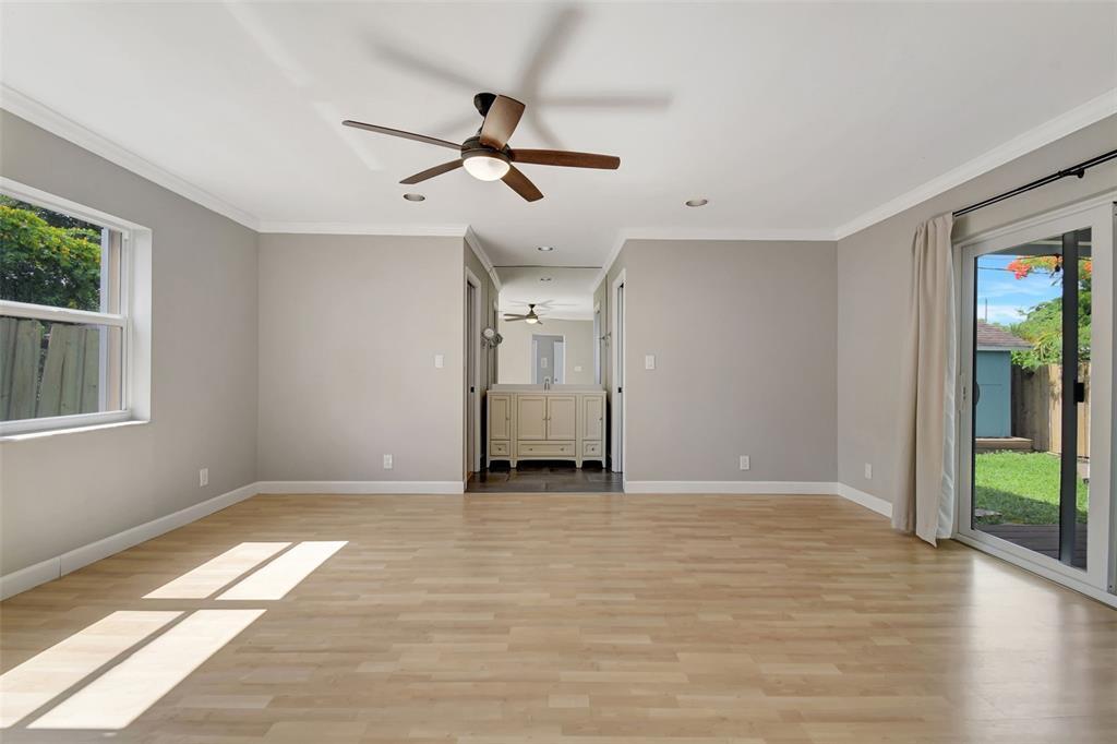 Building Photo - 320 NW 51st Ct