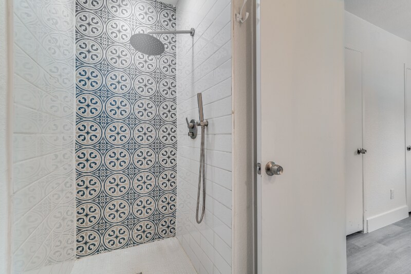 Building Photo - 1622 Hillwood Dr