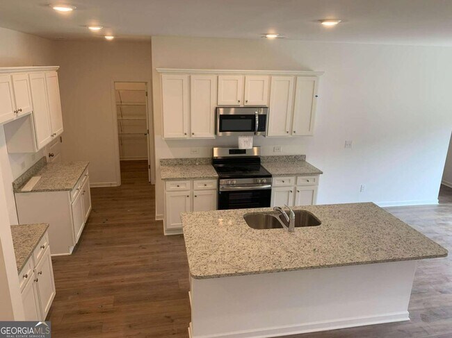 Building Photo - 200 Dragon Dr