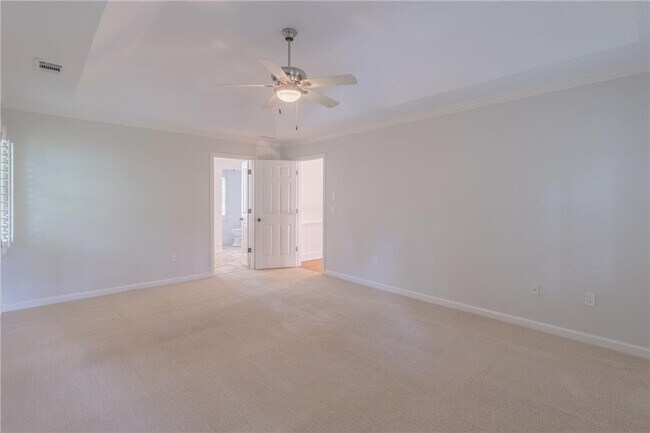 Building Photo - 530 Saddlebrook Dr