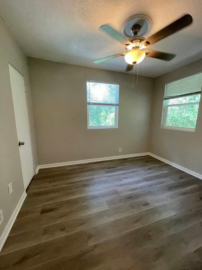 Building Photo - 1575 W 19th St