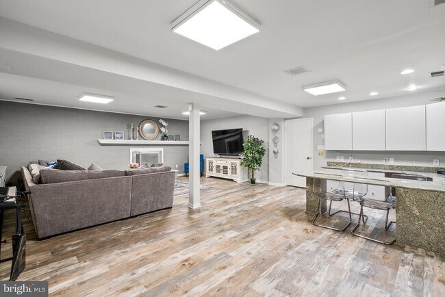 Building Photo - 7713 Arrowood Ct