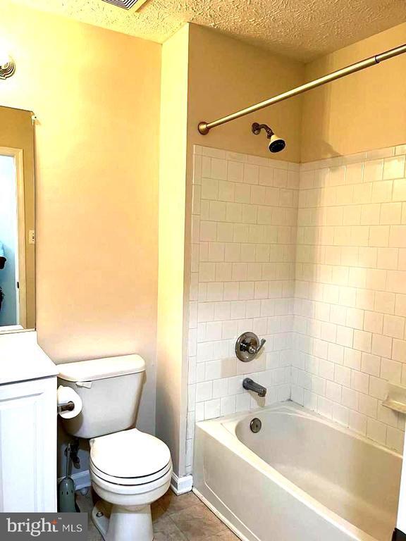 Building Photo - 3269 Halcyon Ct