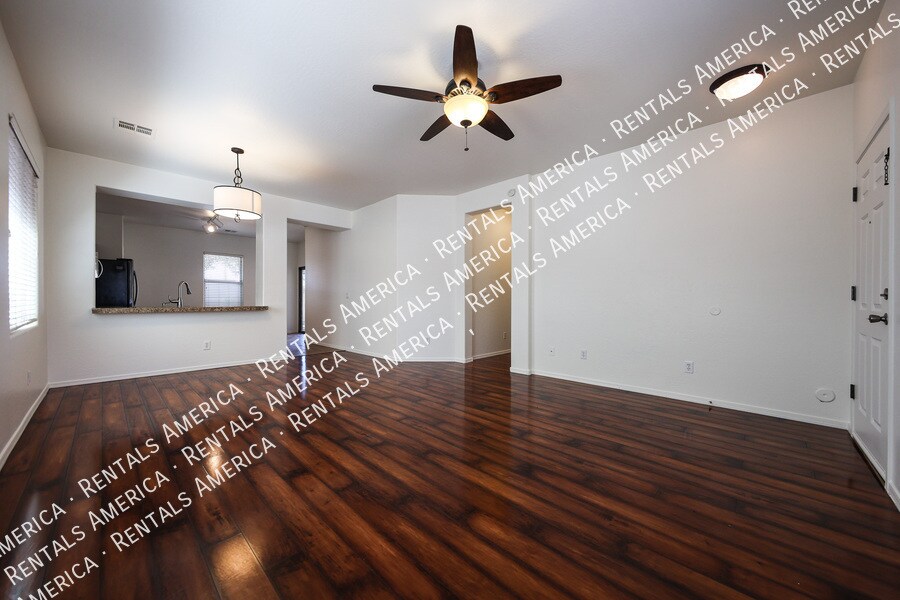 Building Photo - 2010 S Falcon Dr