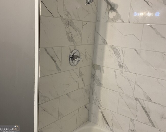 Building Photo - 374 E Monroe Ave