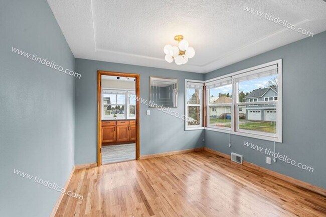 Building Photo - Charming 4-Bedroom Home in St. Johns with Finished Basement & Spacious Living Areas