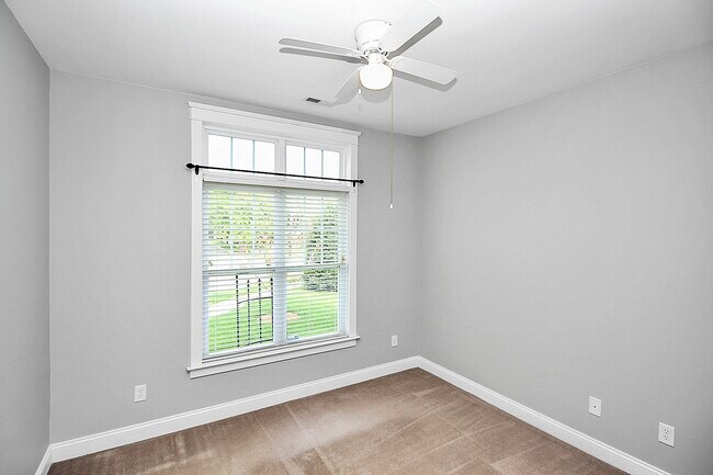 Building Photo - 6705 E Douglas Park Dr