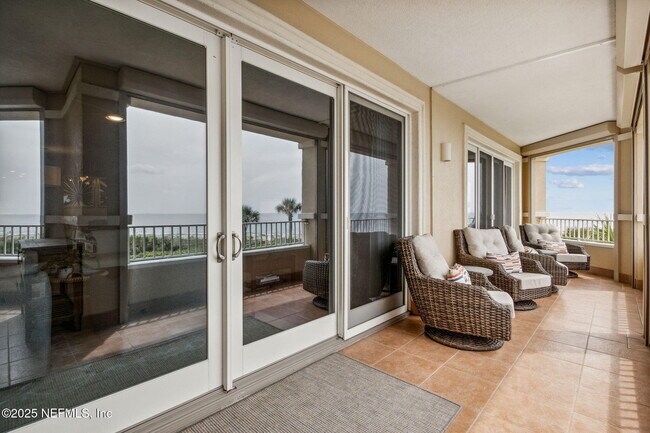Building Photo - 426 Beachside Pl