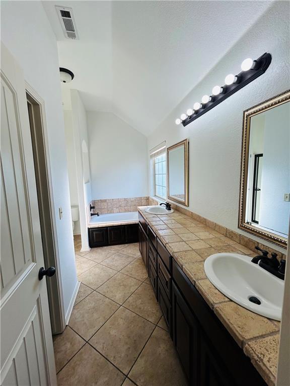 Building Photo - 471 Verona Way