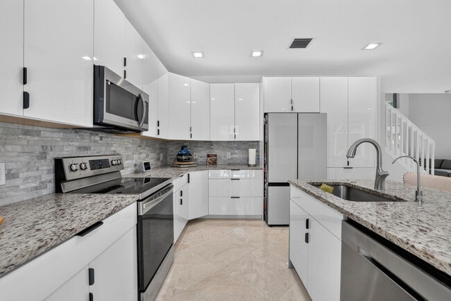 Building Photo - 5040 Heron Pl