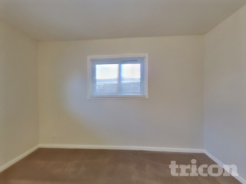 Building Photo - 2340 Logan Way