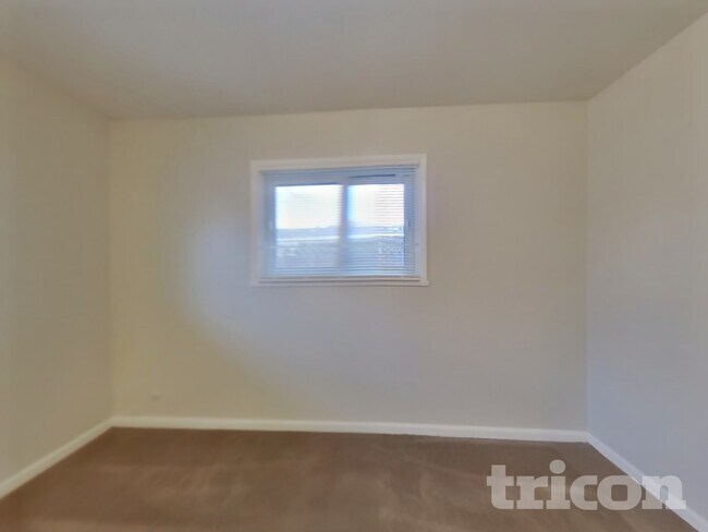 Building Photo - 2340 Logan Way