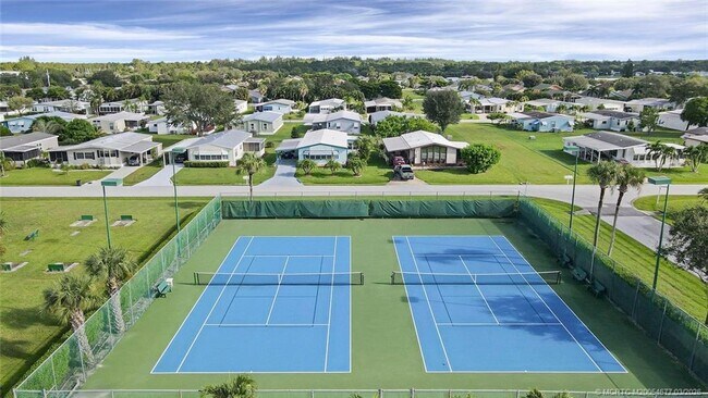 Building Photo - 2698 SW Versailles Terrace