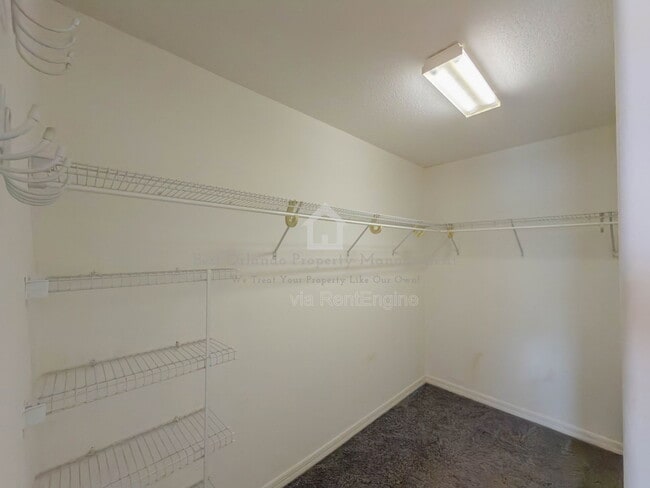 Building Photo - 5109 Legacy Oaks Dr