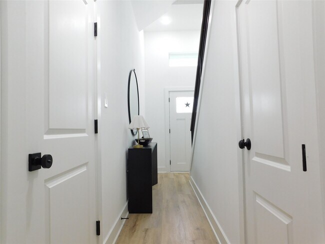 Building Photo - 3460 Bremond St