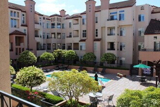 Building Photo - Westside San Mateo Condo  Corte Bella