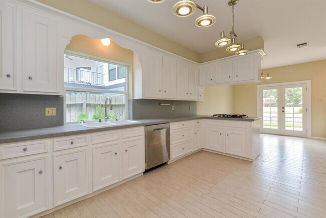 Building Photo - 1231 Creekford Cir