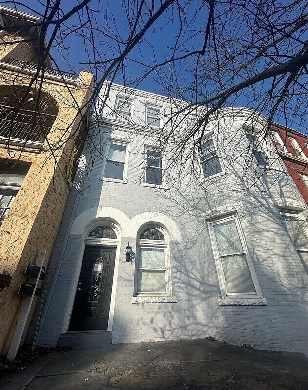 Building Photo - 1108 Grove Ave