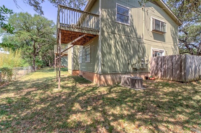 Building Photo - 400 Hedgewood Dr