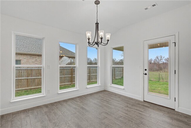 Building Photo - 5377 Clear Spgs Ave