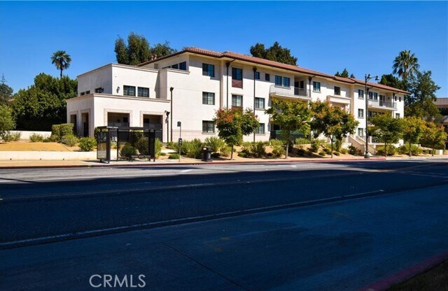 Building Photo - 4661 Wilshire Blvd