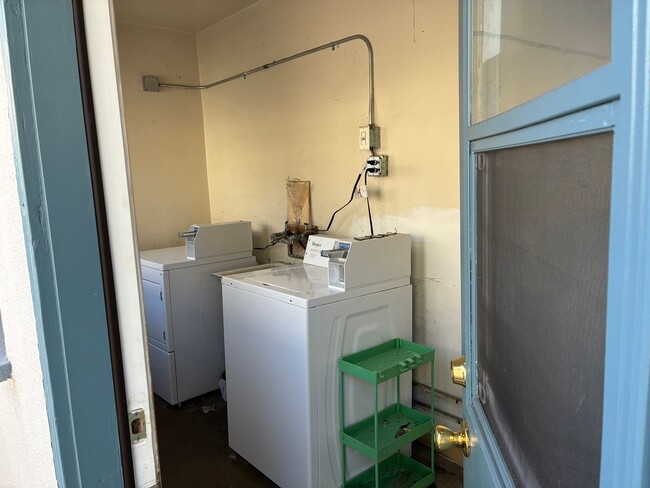 Building Photo - 1387 Eagle Vista Dr