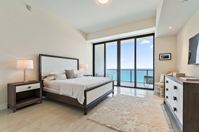 Building Photo - 3100 N Ocean Dr