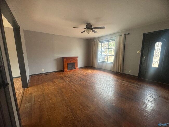 Building Photo - 9527 Hemlock Dr SE