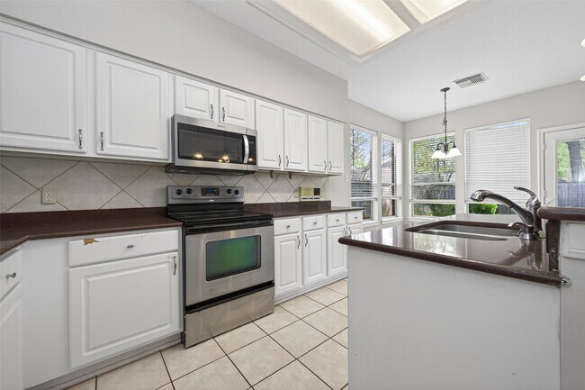 Building Photo - 20906 Greenfield Trail