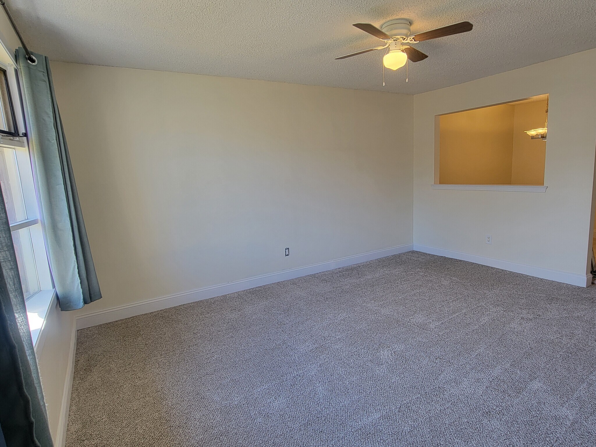 Building Photo - 2047 Jason Dr