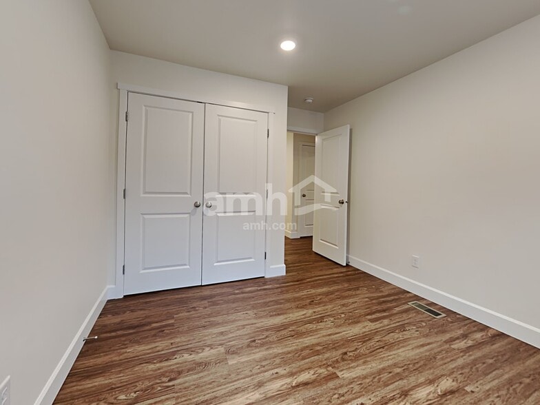 Building Photo - 12451 83rd Ave E