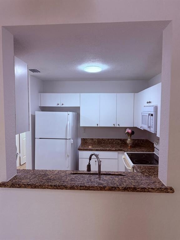 Building Photo - 2941 Riverside Dr