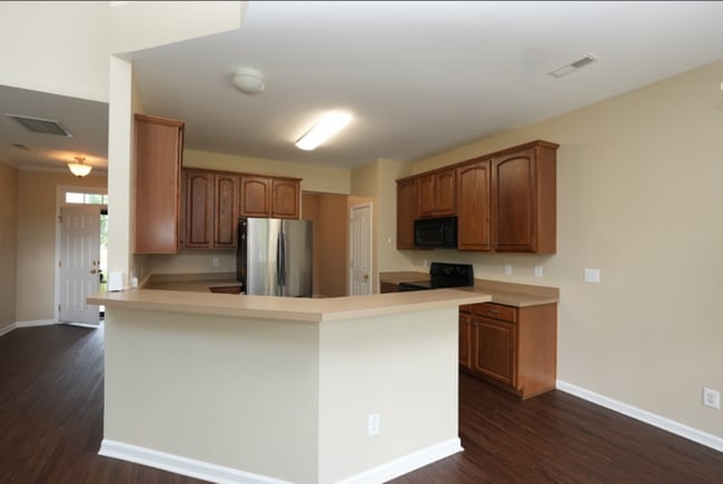 Building Photo - Charming 3-bedroom, 2-bath home