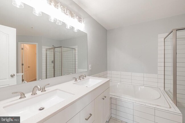 Building Photo - 111 Whiskey Creek Cir