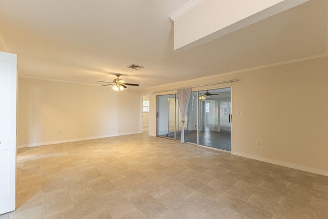 Building Photo - 210 Delido Ct