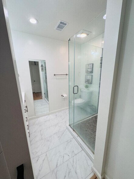 Building Photo - 7185 Via Colina