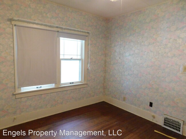 Building Photo - 5 br, 2 bath House - 524 W 4th