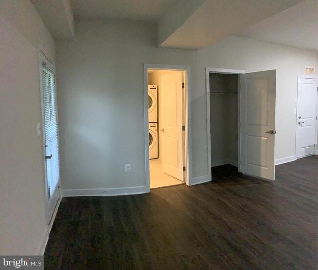 Building Photo - 2715 Evansgreen Dr