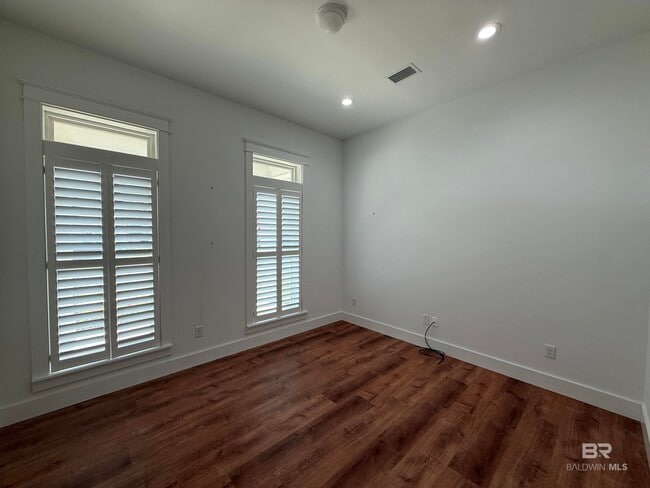 Building Photo - 10391 Emmanuel St