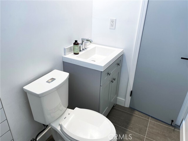 Building Photo - 6221 Glide Ave