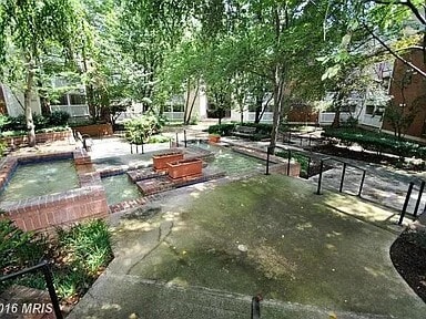 Building Photo - 1504 Lincoln Way