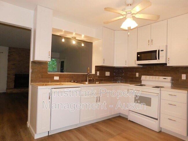 Building Photo - 11908 Broad Oaks Dr