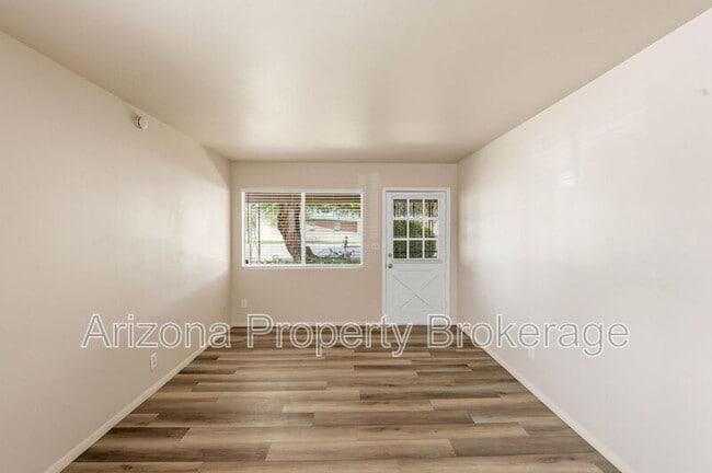 Building Photo - 2323 S College Ave