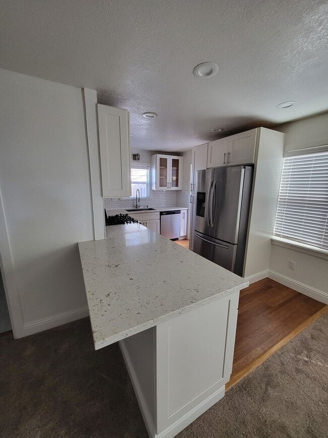 Building Photo - Dollhouse Style Home in El Sobrante