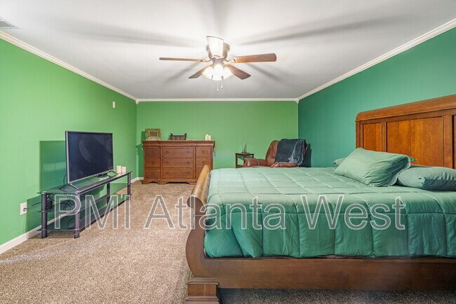 Building Photo - 2215 Spalding Dr