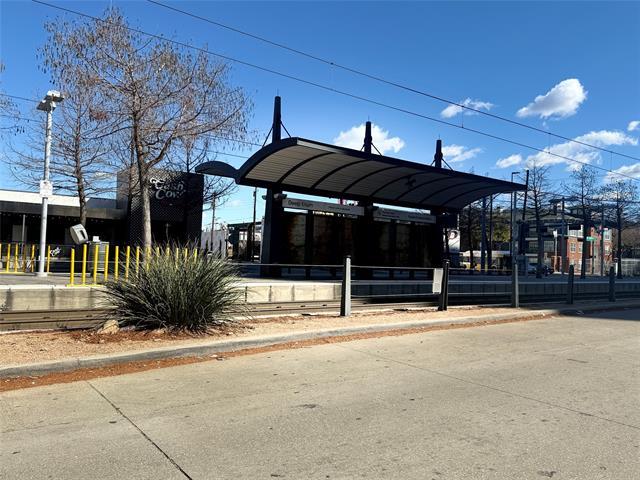 Building Photo - 2502 Live Oak St