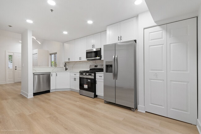 Building Photo - 372 Windsong Ct