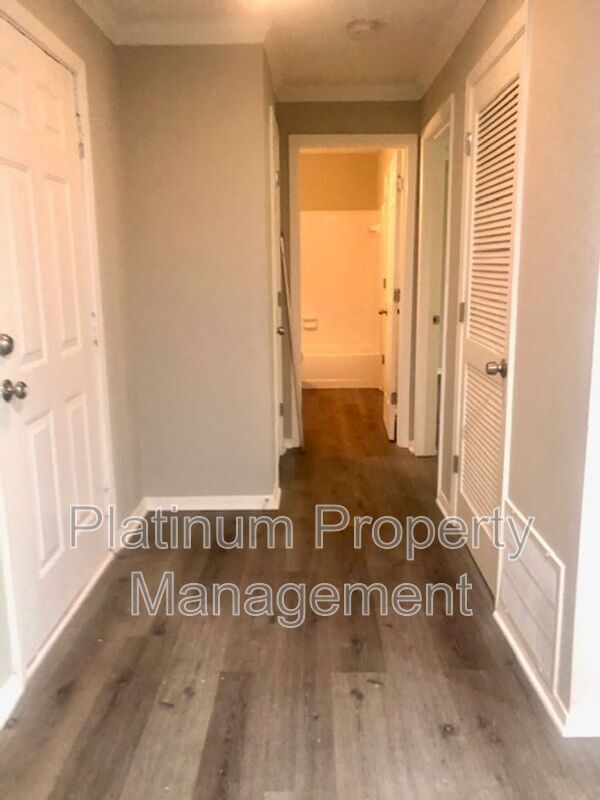 Building Photo - 5557 Mountain Springs Cir
